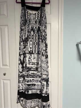 Black & White Patterned Maxi Dress Size 2x